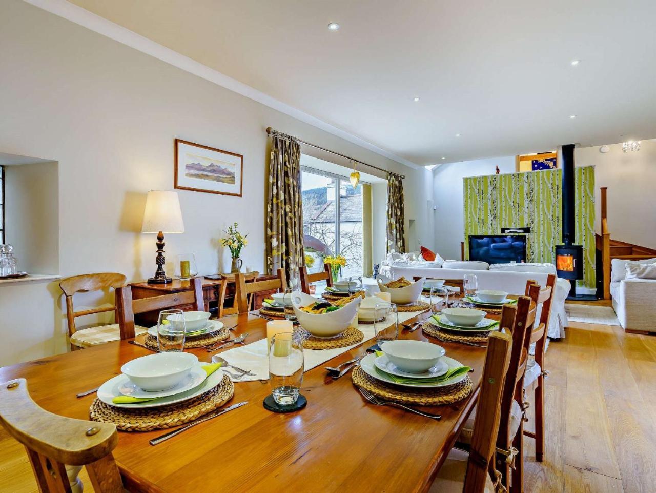 4 Bed Property In Moffat 82374 — Moffat