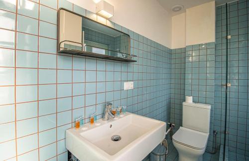 3BR Scenic Terrace Apt in Abanotubani By Wehost