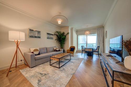 Lux 2BHK w Marina view w Sky Light Mesk 2007 — 4-Star Luxury Hotel in Dubai, United Arab Emirates