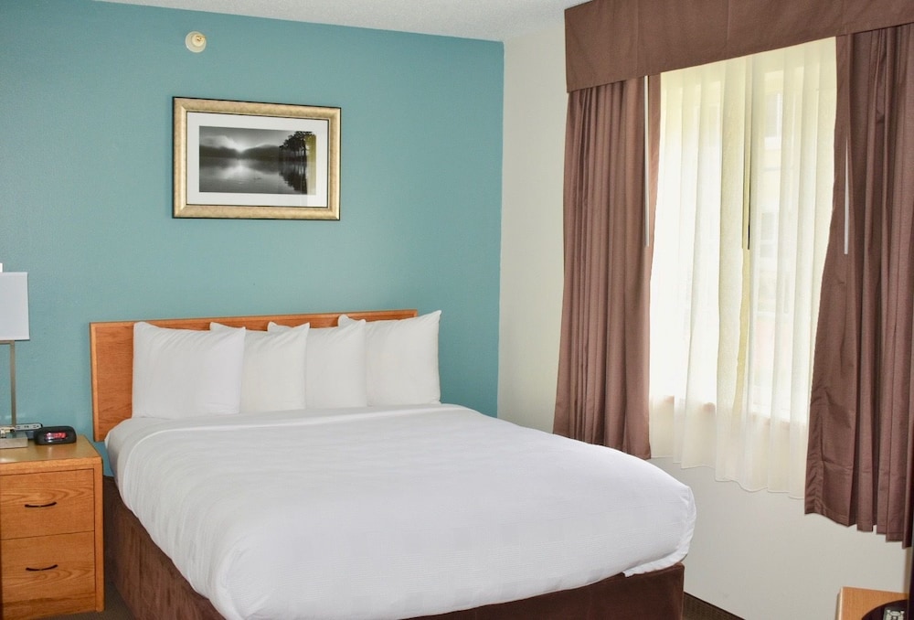 MainStay Suites Cedar Rapids North Marion - photo 9