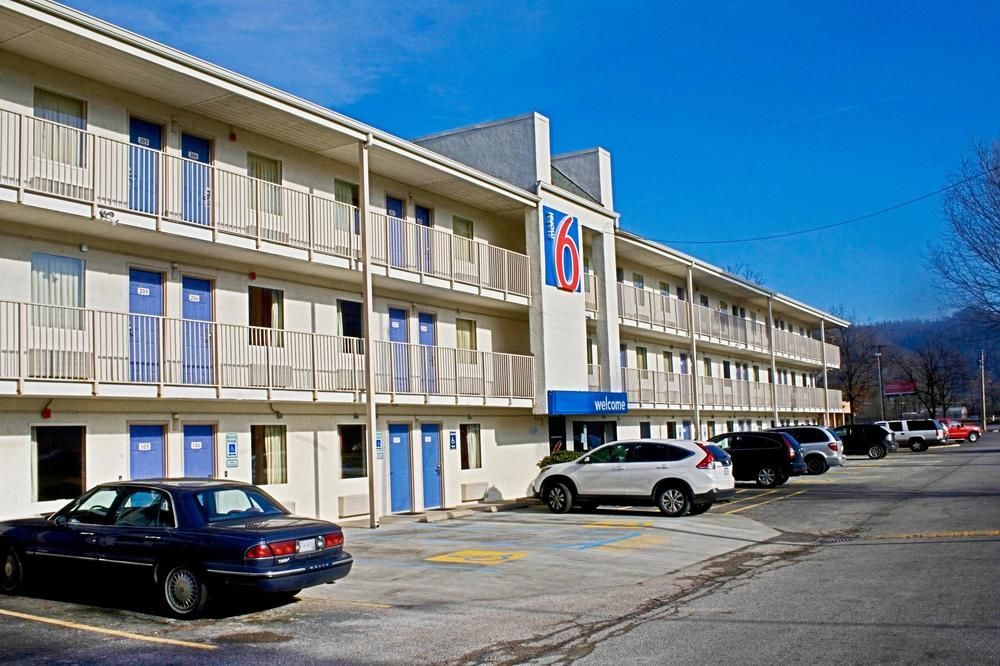 Days Inn by Wyndham Charleston WV - photo 21