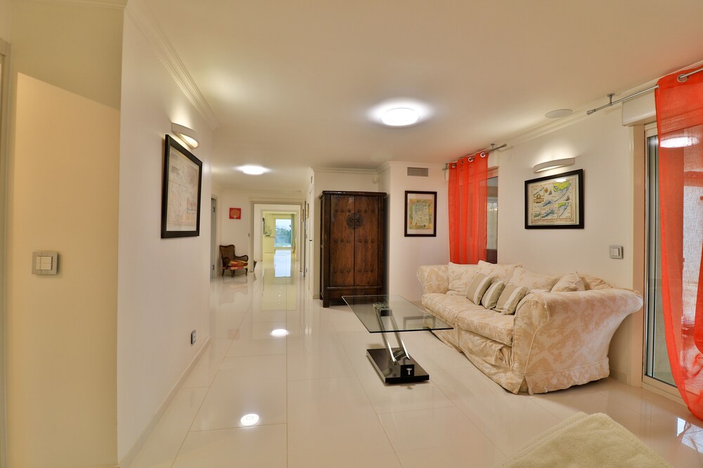 La Bastide Des Anglades in Hyeres, France