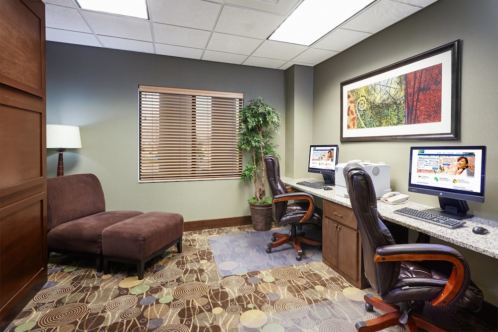 Holiday Inn Express Hotel & Suites Madison Verona by IHG - photo 40