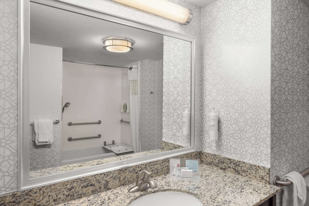 Hampton Inn & Suites Douglas - photo 20