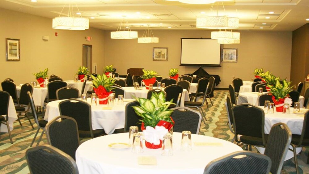 Holiday Inn Guin by IHG - photo 30