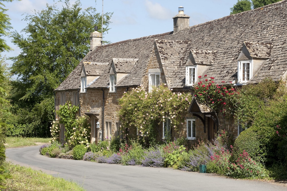 The Old Post Office Adlestrop — 5-Star Luxury Hotel in Moreton In Marsh, United Kingdom