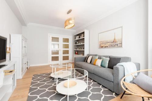 Bright Luxury W Parking Madrid — 4-Star Luxury Hotel in Madrid, Spain