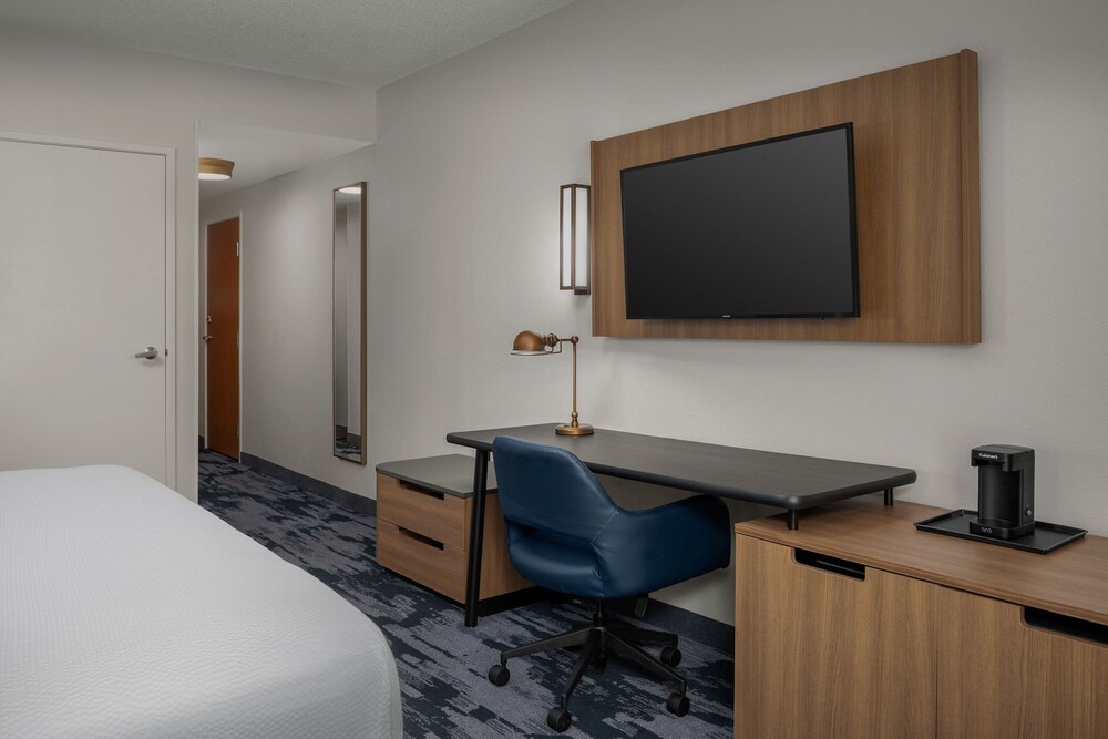 Fairfield Inn & Suites by Marriott Roanoke Hollins I 81 - photo 12