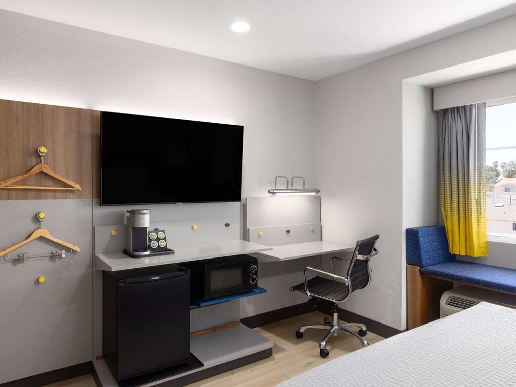 Microtel Inn & Suites by Wyndham Tracy - photo 19