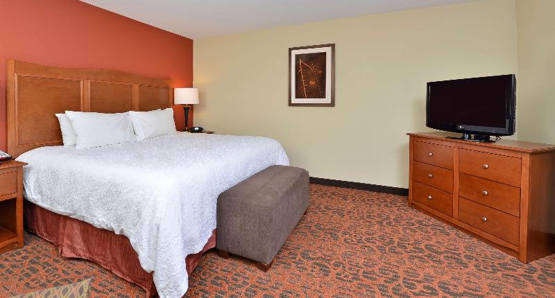 Hampton Inn Ottumwa - photo 63