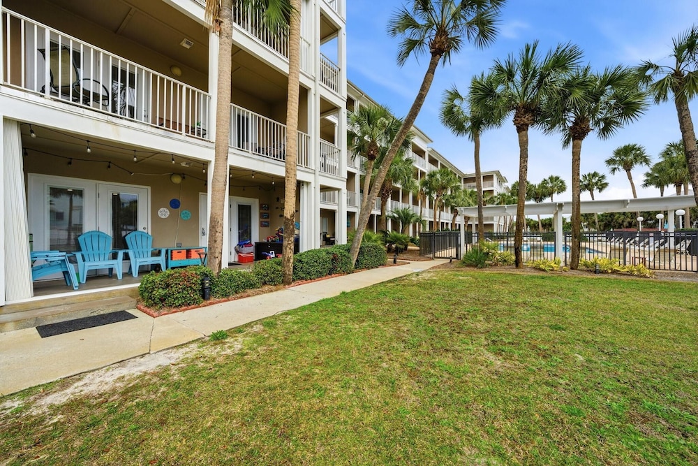 Grand Caribbean East 114 — 4-Star Luxury Hotel in Pensacola, United States