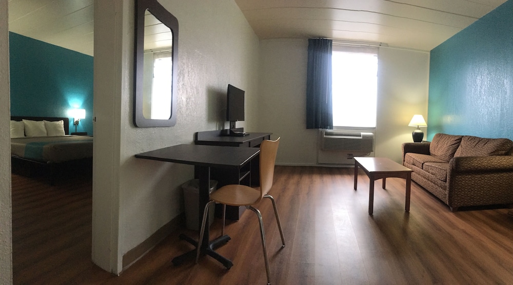 FairBridge Inn Express Melrose Park - photo 11