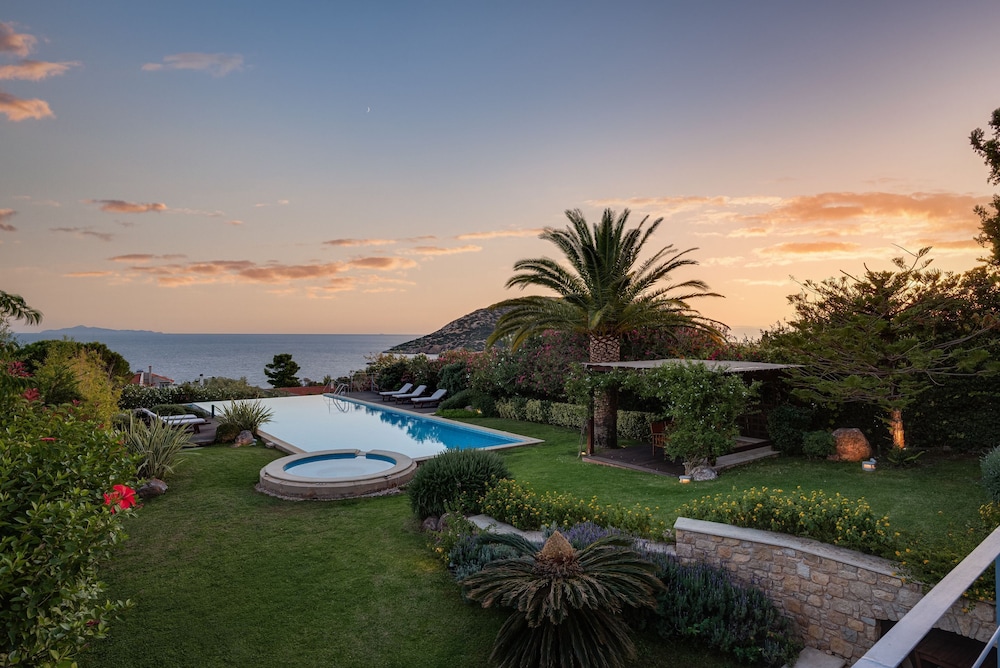 Villa Valli Athenian Riviera — 4-Star Luxury Hotel in Anavyssos, Greece