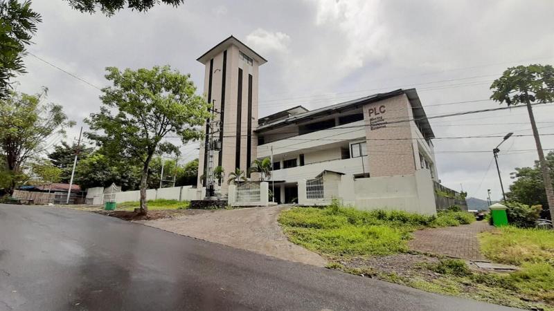 Reddoorz Plus Bitung City Center — Bitung