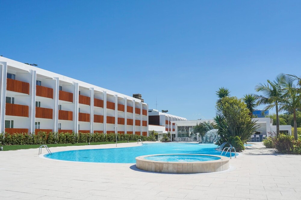 Malibu Foz Hotel La Maison Younan in Figueira Da Foz, Portugal