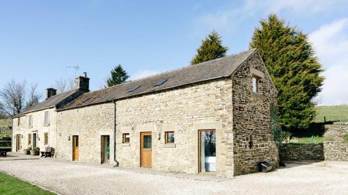 Lapwing Barns - carbon neutral hotel in Longnor