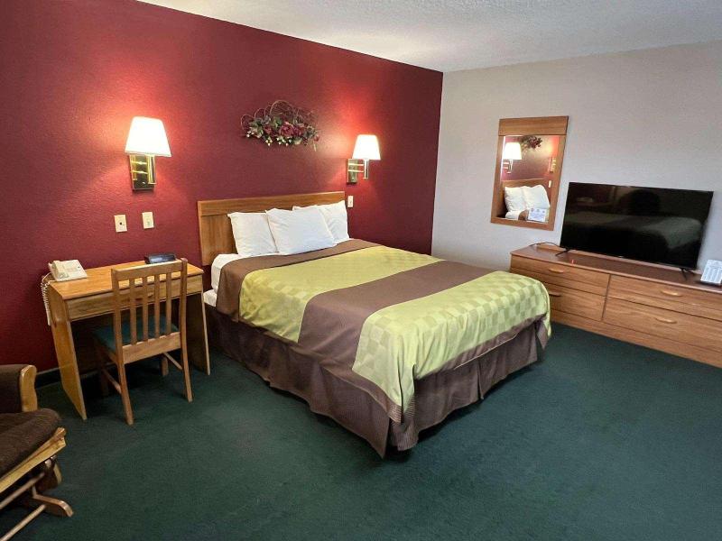 Americas Best Value Inn Suburban Motel - photo 15