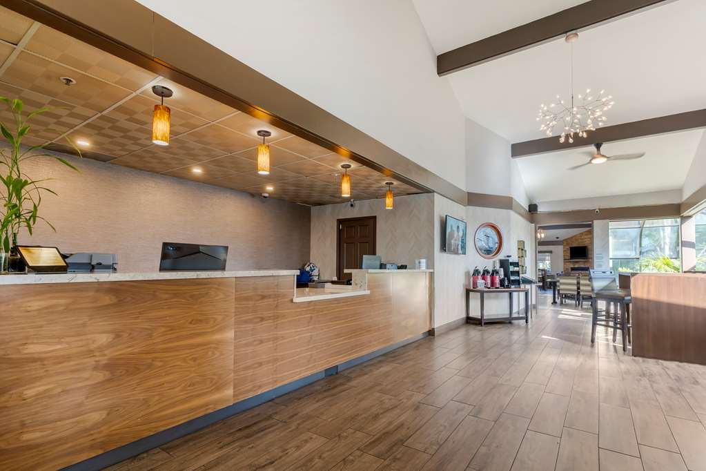 Best Western Plus Forest Park Inn - photo 5