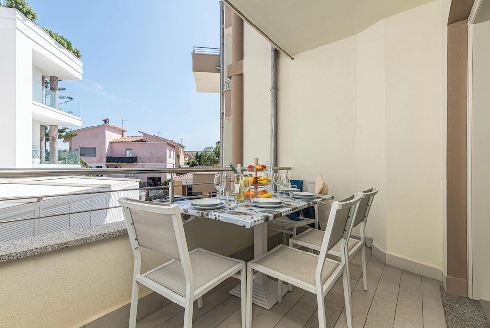 Starfish 300m From The Beach — 4-Star Luxury Hotel in Golfo Aranci, Italy