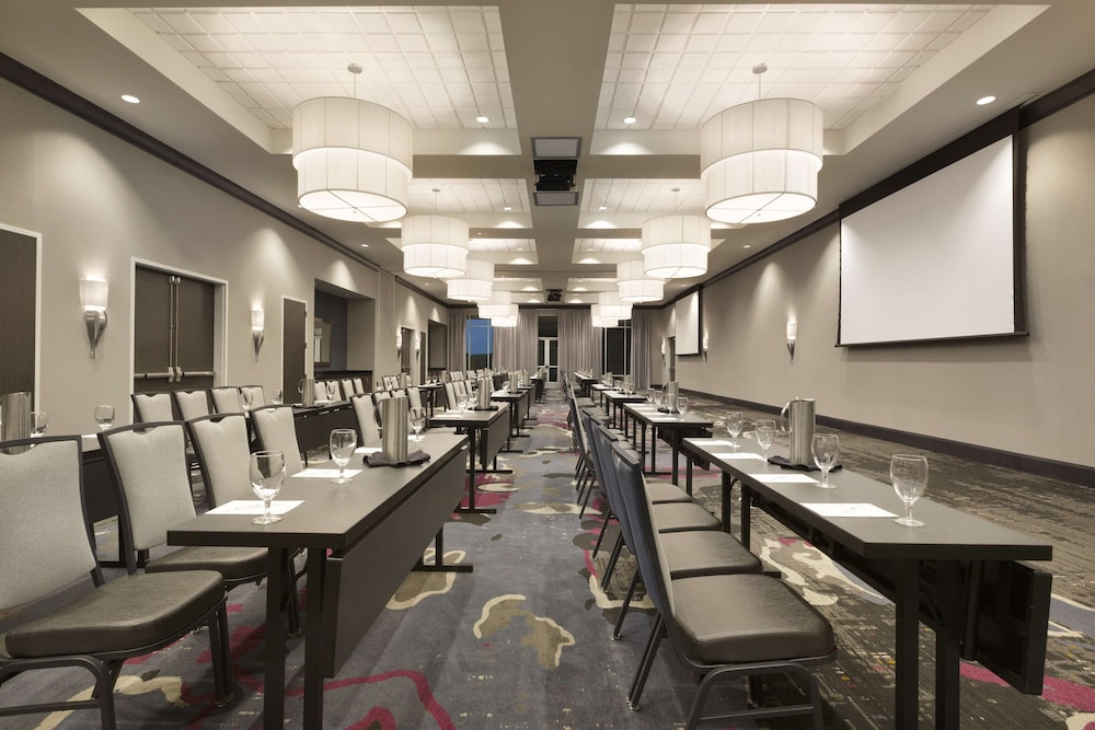 Embassy Suites by Hilton Greenville Downtown Riverplace - photo 39