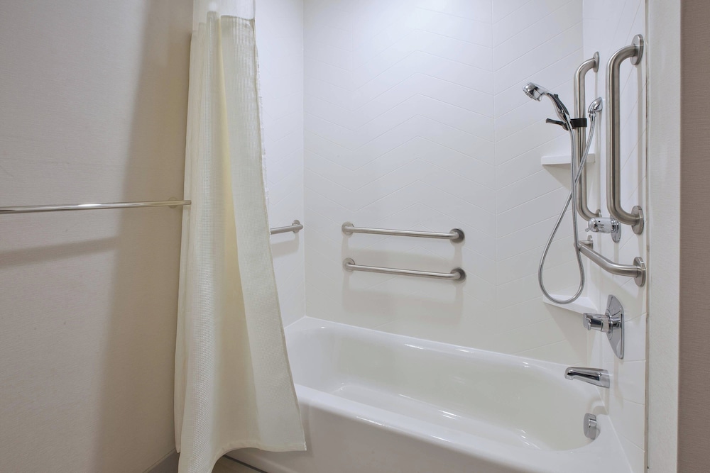 Fairfield Inn & Suites by Marriott Flint Grand Blanc - photo 12