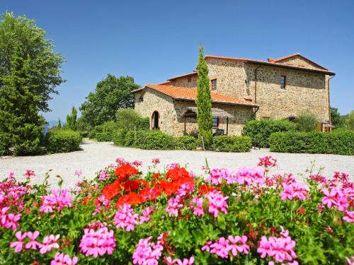 Apartment Il Gufo n 1 by Interhome — 4-Star Luxury Hotel in Montevarchi, Italy