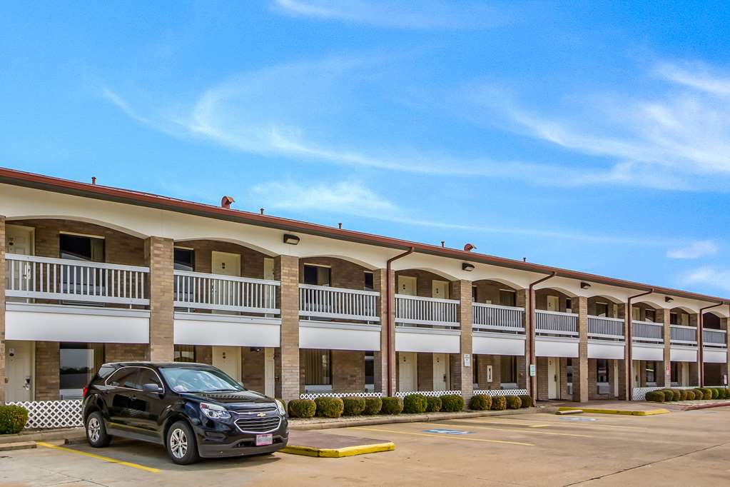 Americas Best Value Inn Columbus TX - photo 16