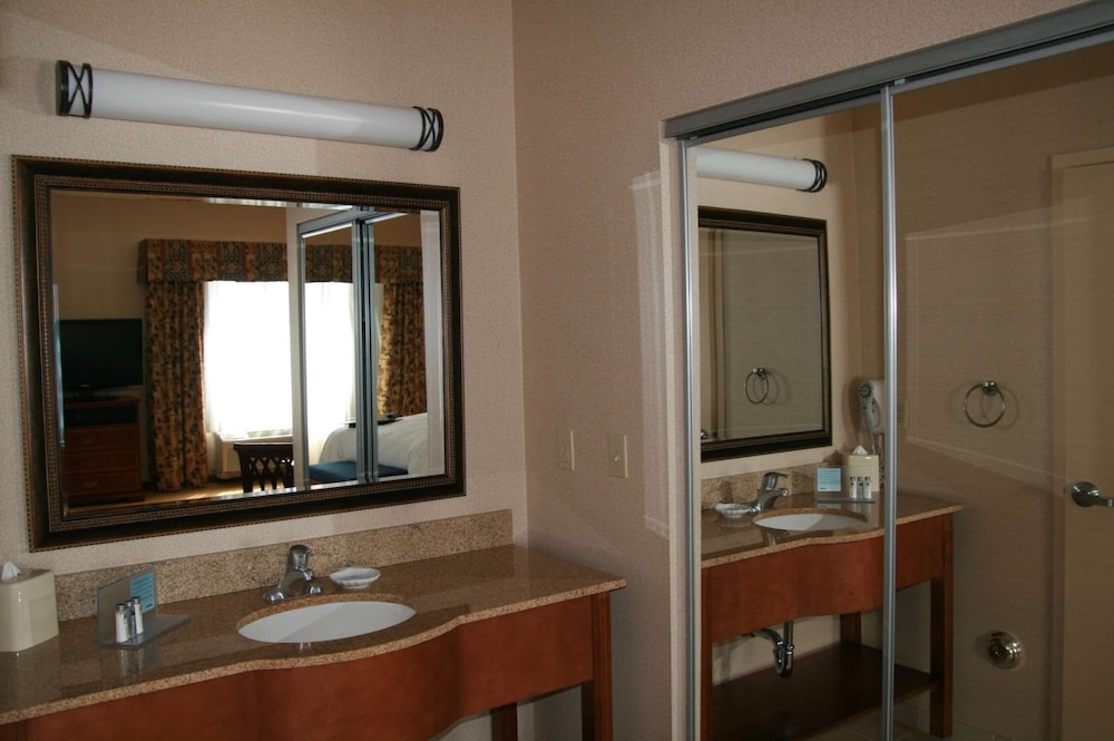 Hampton Inn & Suites Pittsburg CA - photo 51