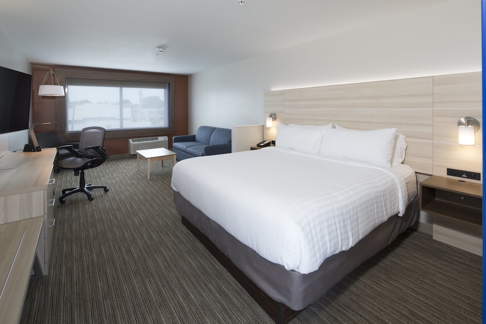 Holiday Inn Express & Suites Auburn - photo 4