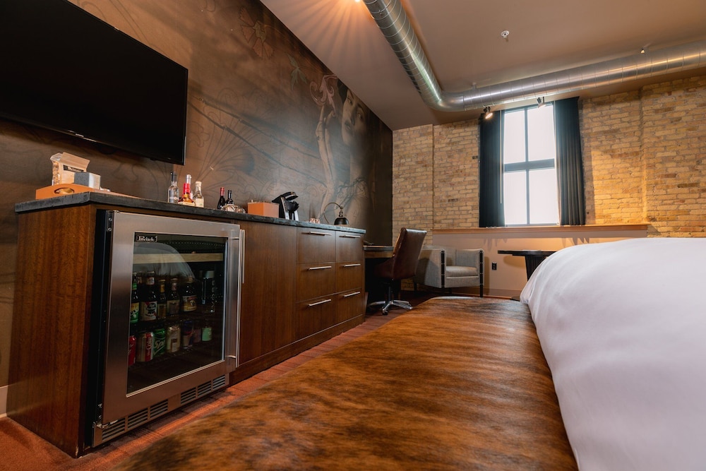 The Iron Horse Hotel - photo 34