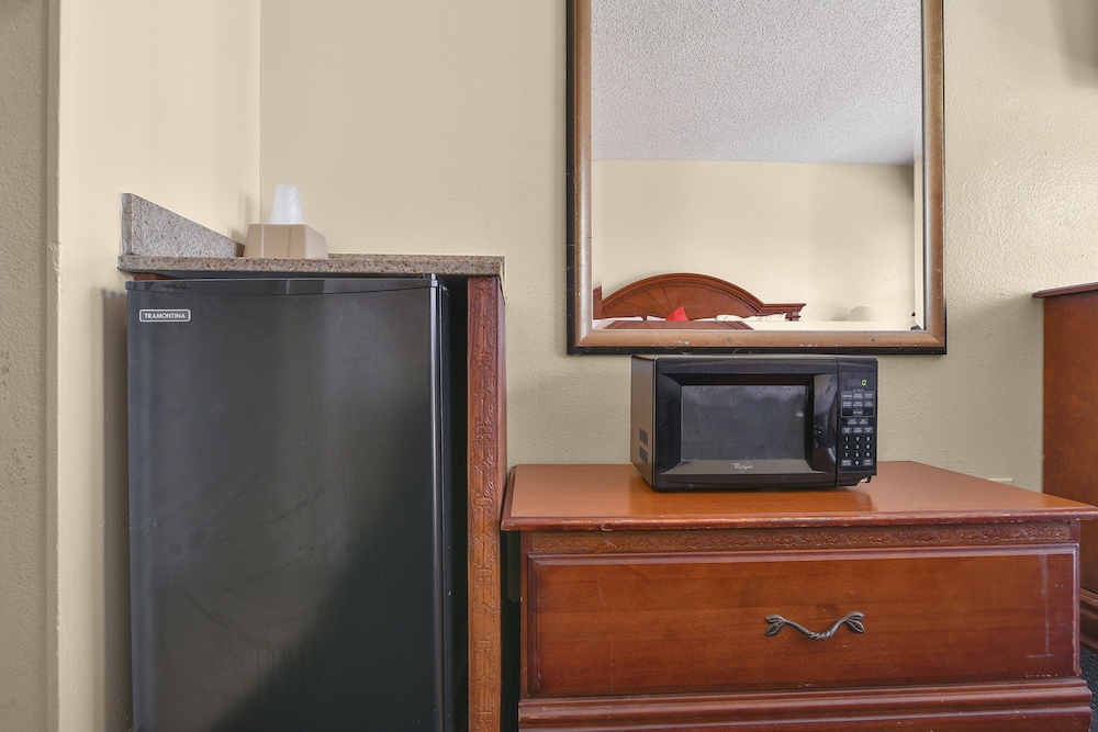 OYO Hotel San Antonio Lackland near Seaworld - photo 17