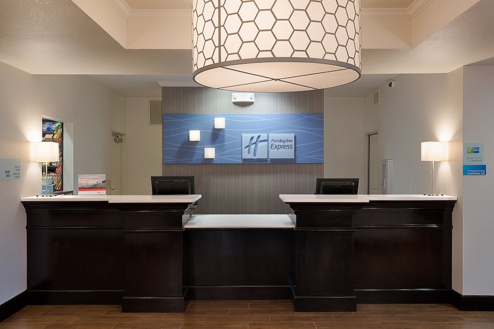 Holiday Inn Express Hotel & Suites East Wichita I 35 Andover by IHG - photo 3