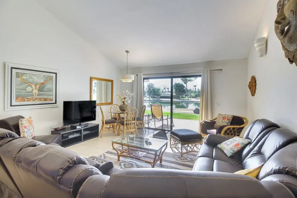 Pet friendly Palm Desert Gem on Golf Course - photo 25