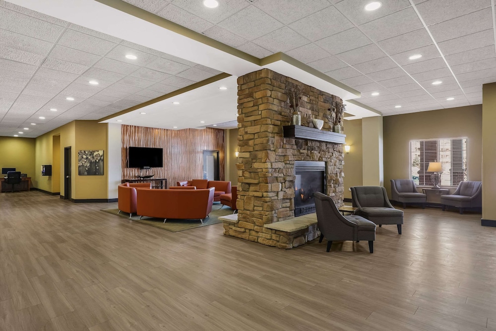 MainStay Suites Fitchburg Madison - photo 5