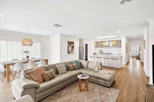 Modern Seaside Escape on the Coast in Ocean Grove, Australia