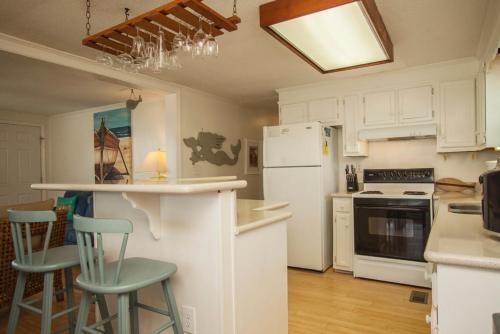 Sunkissed 2 by Oak Island Accommodations - photo 21