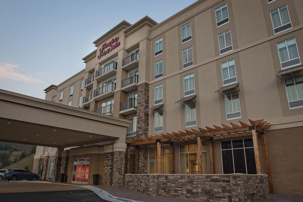 Hampton Inn & Suites Boone - photo 43