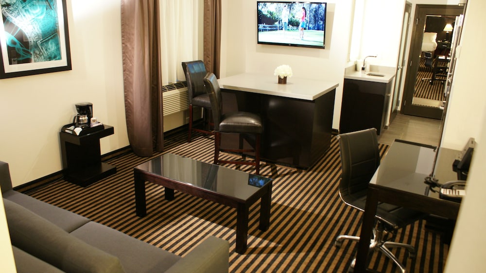Holiday Inn Express Hotel & Suites Hollywood Walk of Fame by IHG - photo 3
