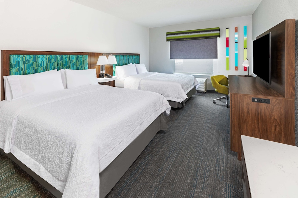 Hampton Inn & Suites Dallas I 30 Cockrell Hill - photo 3