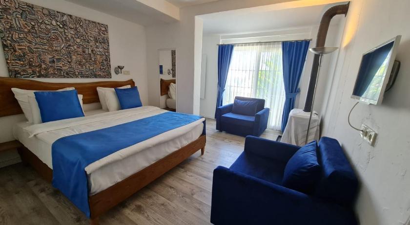Rebetiko Hotel — Alacati — photo 3