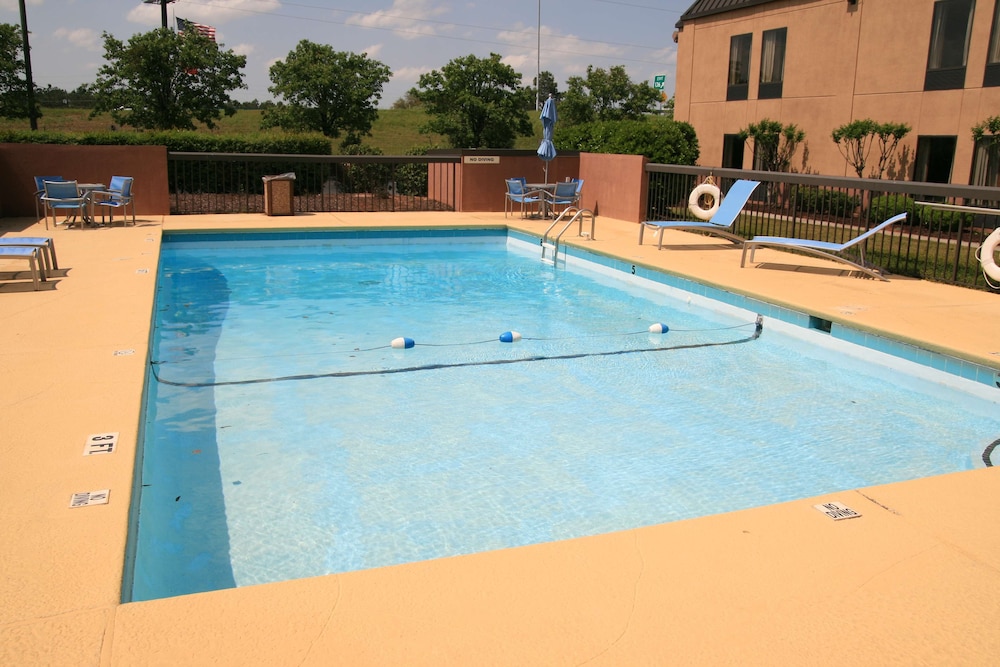 Hampton Inn Perry Ga - photo 25