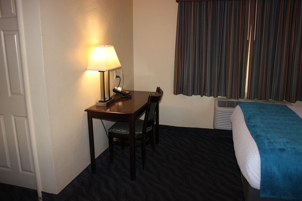 Super 8 Berkeley - photo 9