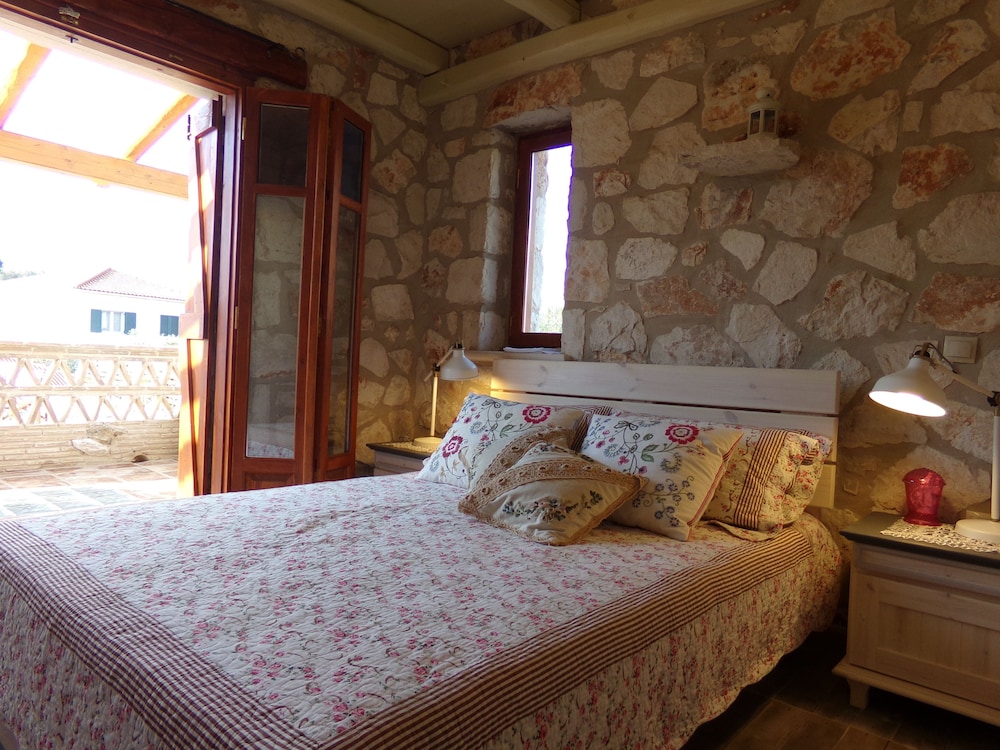 Alegria Villas — 4-Star Luxury Hotel in Zakynthos, Greece