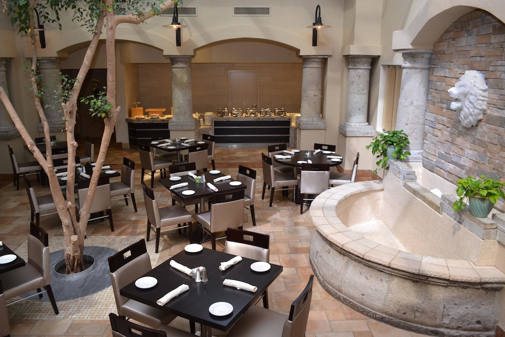 Doubletree by Hilton Houston Hobby Airport - photo 28