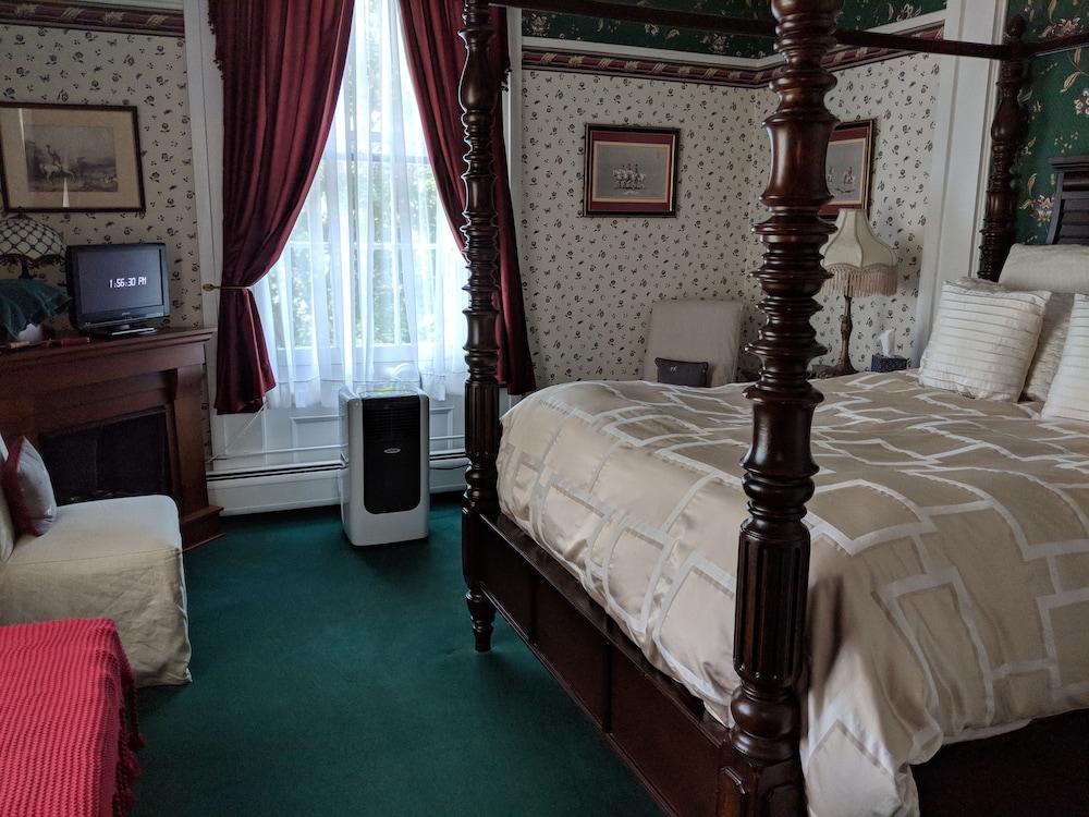 Allegiance Bed and Breakfast - photo 4