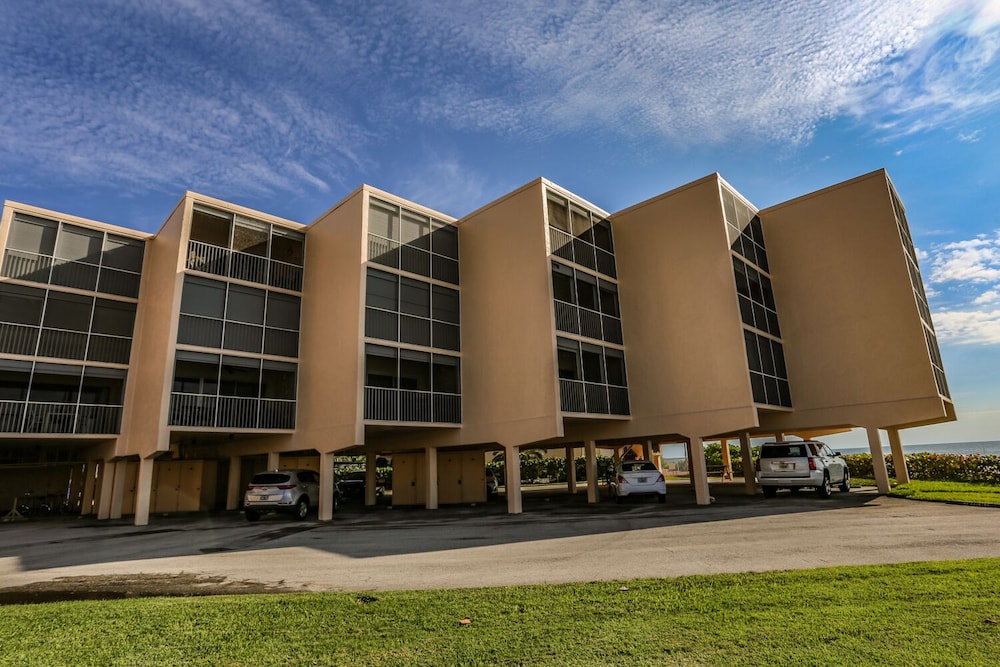 Dolphin Way in Bonita Springs, United States