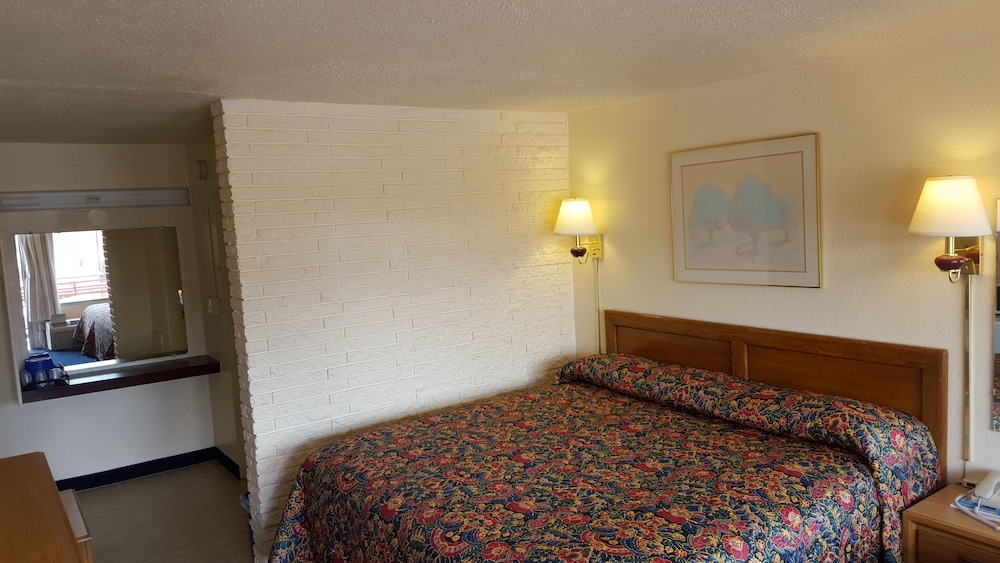 Red Carpet Inn Blacksburg - photo 5