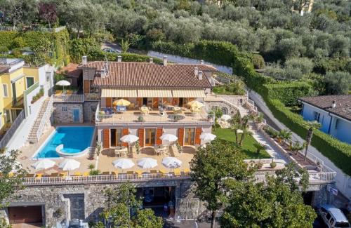 La Cioca Apartments — 4-Star Luxury Hotel in Malcesine, Italy