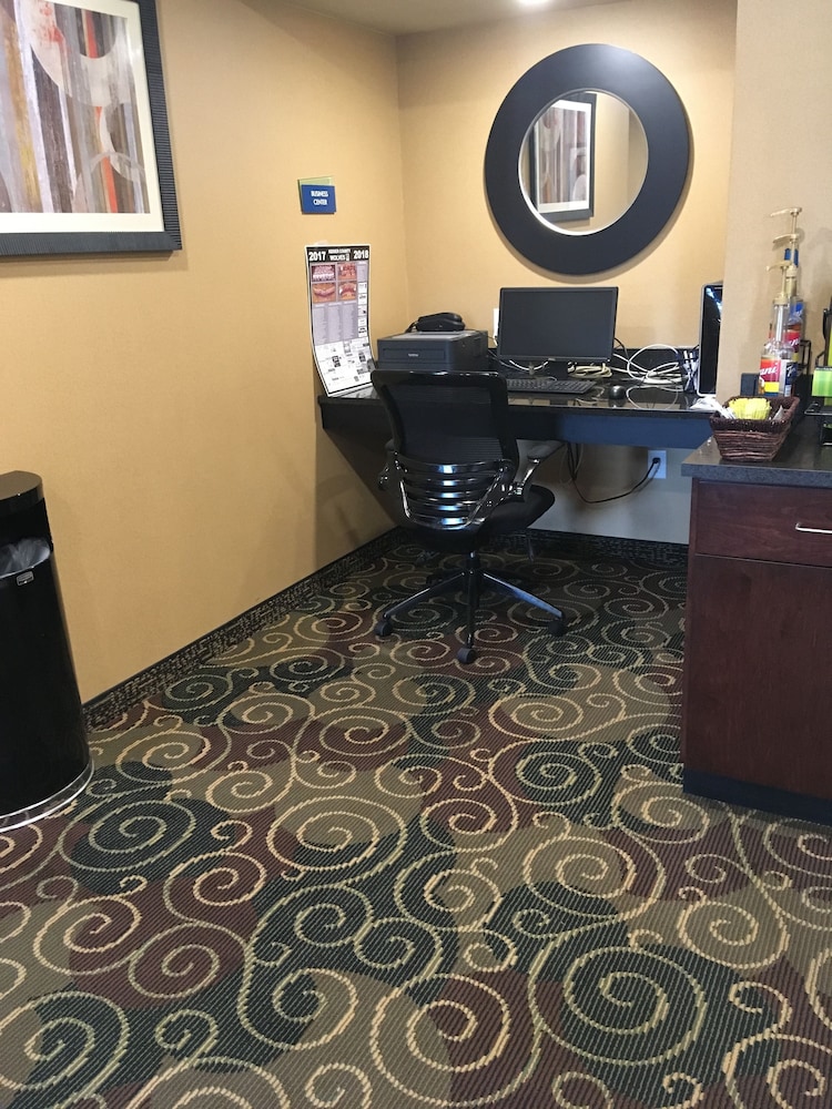 Cobblestone Inn & Suites Steele - photo 41