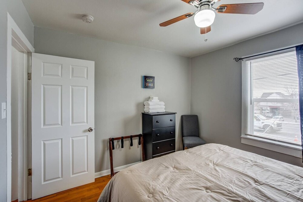 2BR Olympic Training Center Dog friendly - photo 6